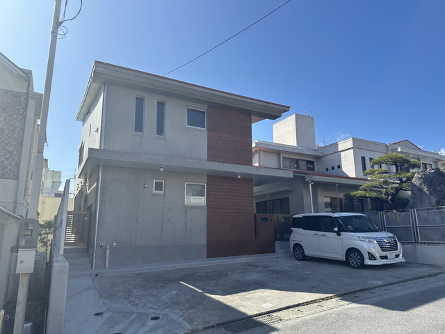 那覇市　高良様邸新築塗装工事
