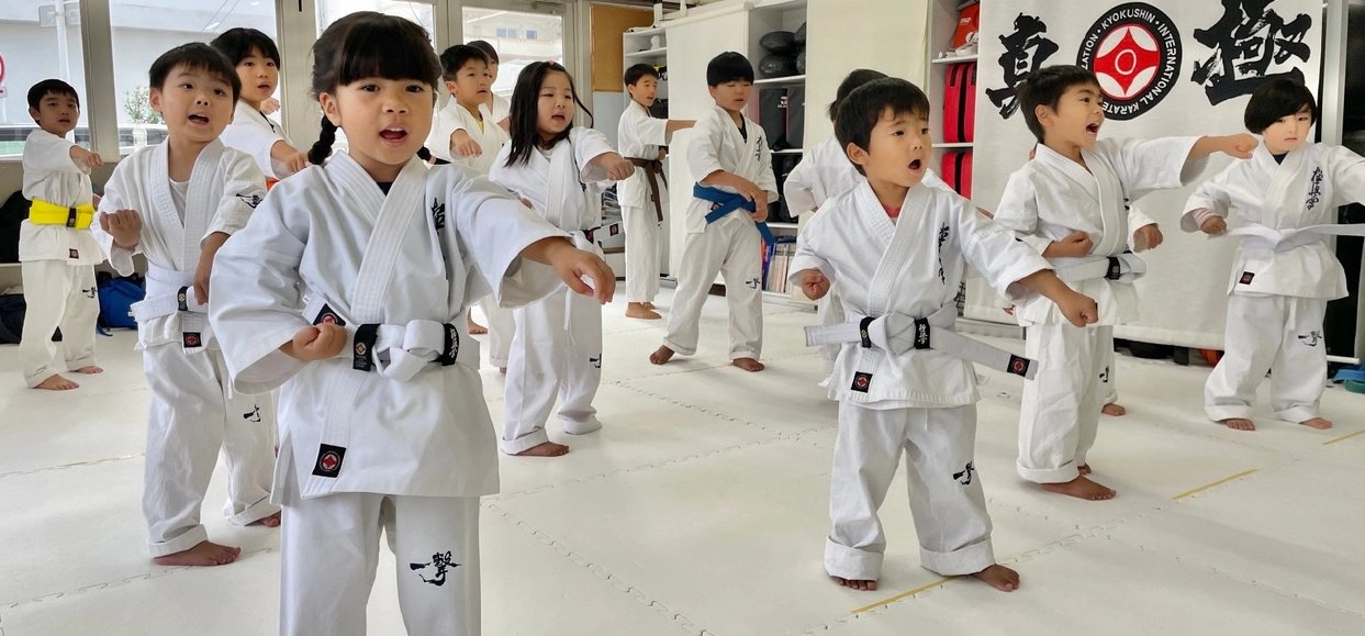 極真会館 沖縄道場 幼年部の稽古