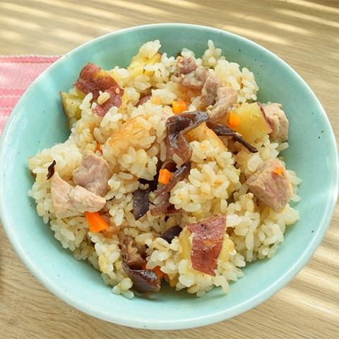 さつまいも入り中華風炊き込みごはん