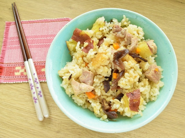 さつまいも入り中華風炊き込みごはん