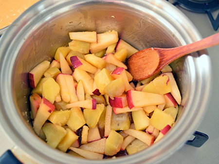 さつまいもとりんごのスクエアケーキ