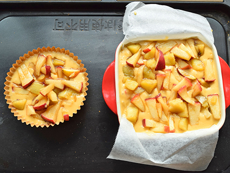 さつまいもとりんごのスクエアケーキ