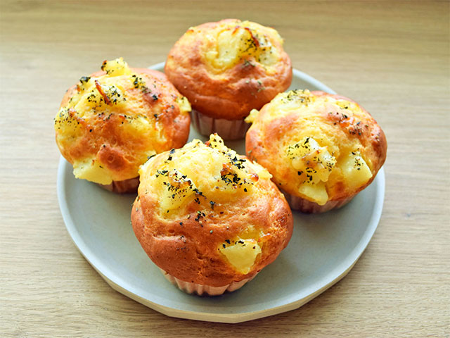 ホットケーキミックスでマヨじゃがマフィン