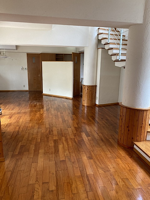 SINGLE HOUSE WITH YARD IN GINOWAN