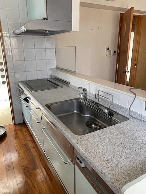 SINGLE HOUSE WITH YARD IN GINOWAN