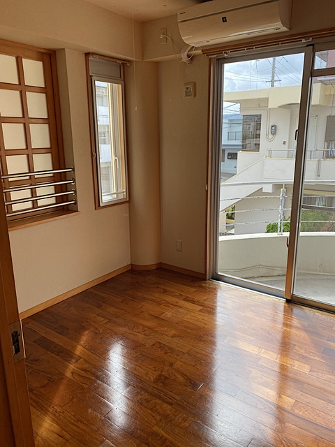 SINGLE HOUSE WITH YARD IN GINOWAN