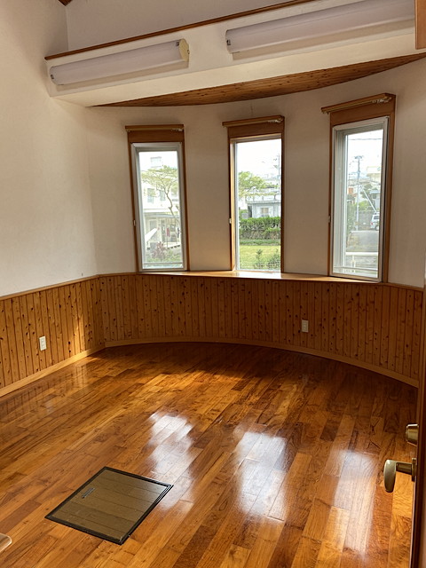 SINGLE HOUSE WITH YARD IN GINOWAN