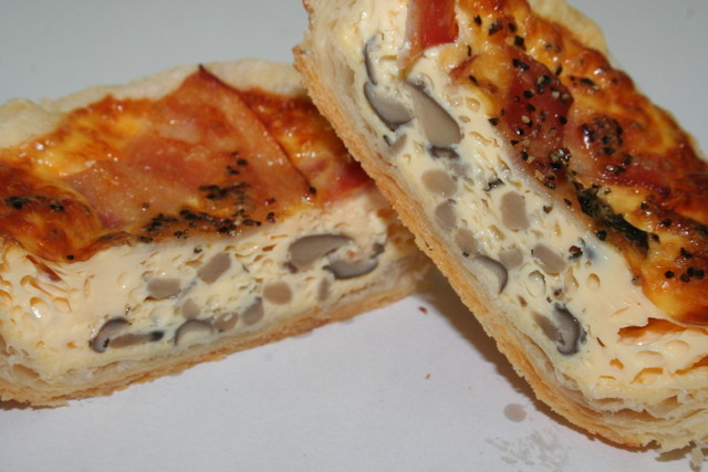 きのことベーコンのキッシュ