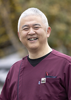 院長 漢方鍼医 中本功一