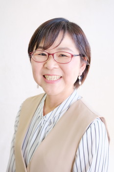 受付 中本一江