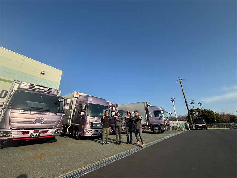 綺麗な冷蔵冷凍車での配送