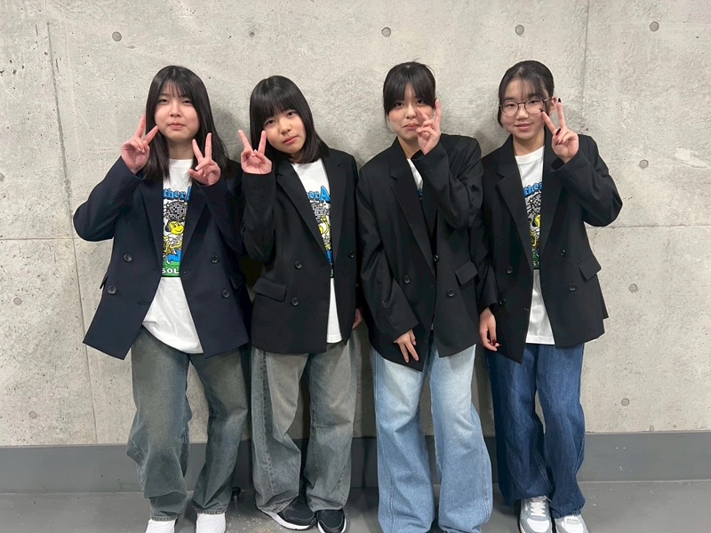 年代別クラスの生徒たち