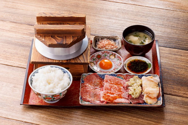 メニュー・セット｜【公式】お米と焼肉 肉のよいち｜釜炊きご飯と黒毛