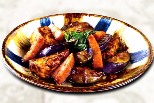 ☆大人気メニュー！☆ 茄子と島豆腐の味噌炒め