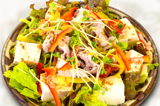 あぐー豚と島豆腐の冷しゃぶサラダ