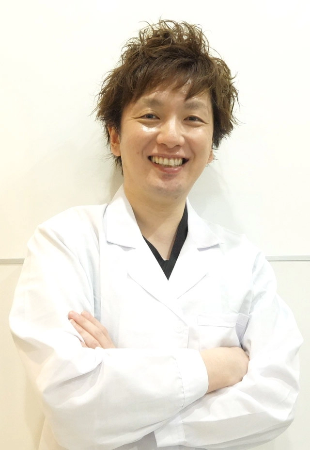 笑顔の理事長(平井一孝)