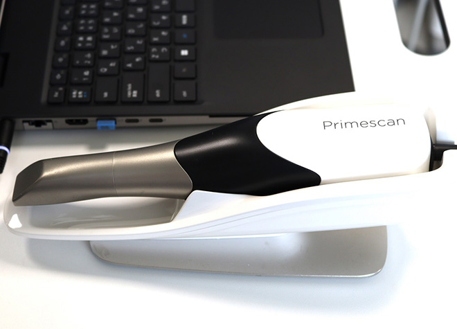 口腔内スキャナー