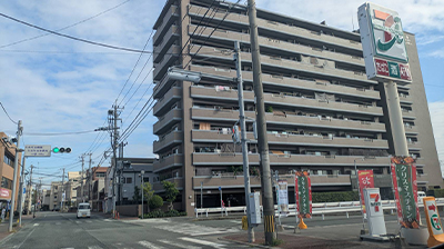 駅前通りをダイレックス方面へ直進