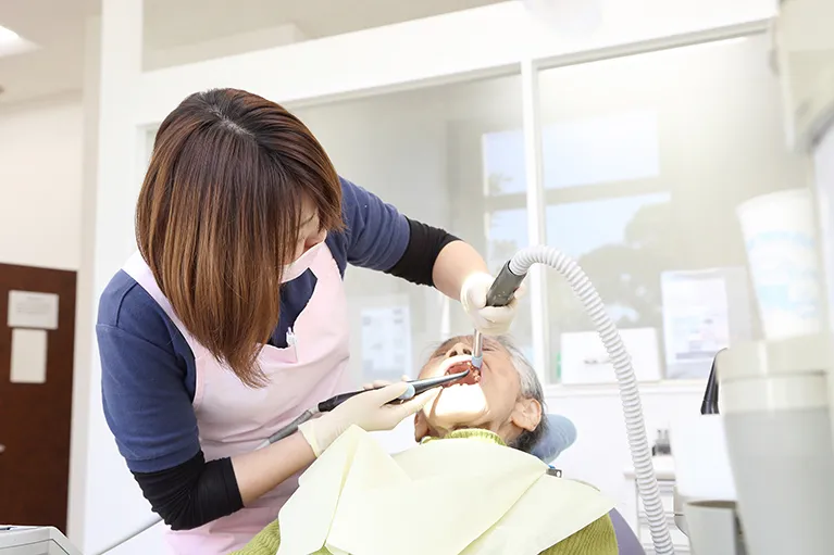 歯の表面を美しくしたい方はクリーニングを