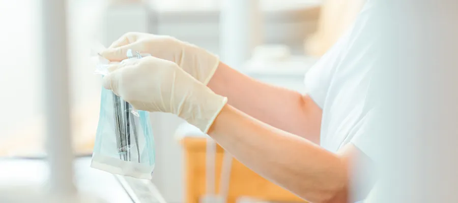 滅菌された清潔な器具