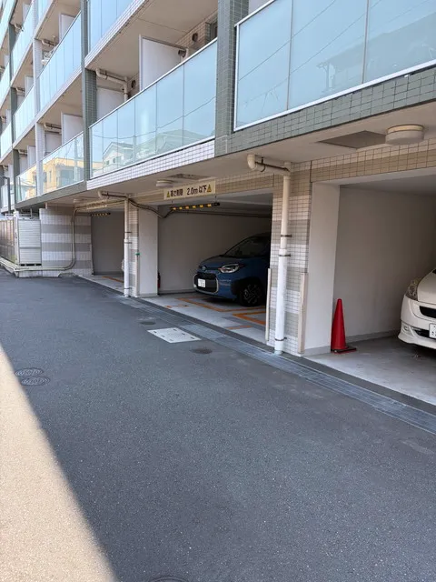 AZEST浦安 駐車場