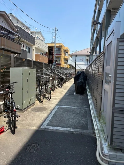 AZEST浦安 駐輪場