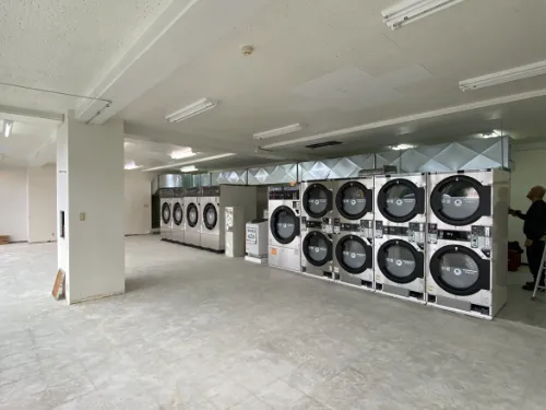コインランドリーに設置した業務用洗濯機