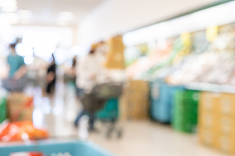 スーパーマーケットの店内