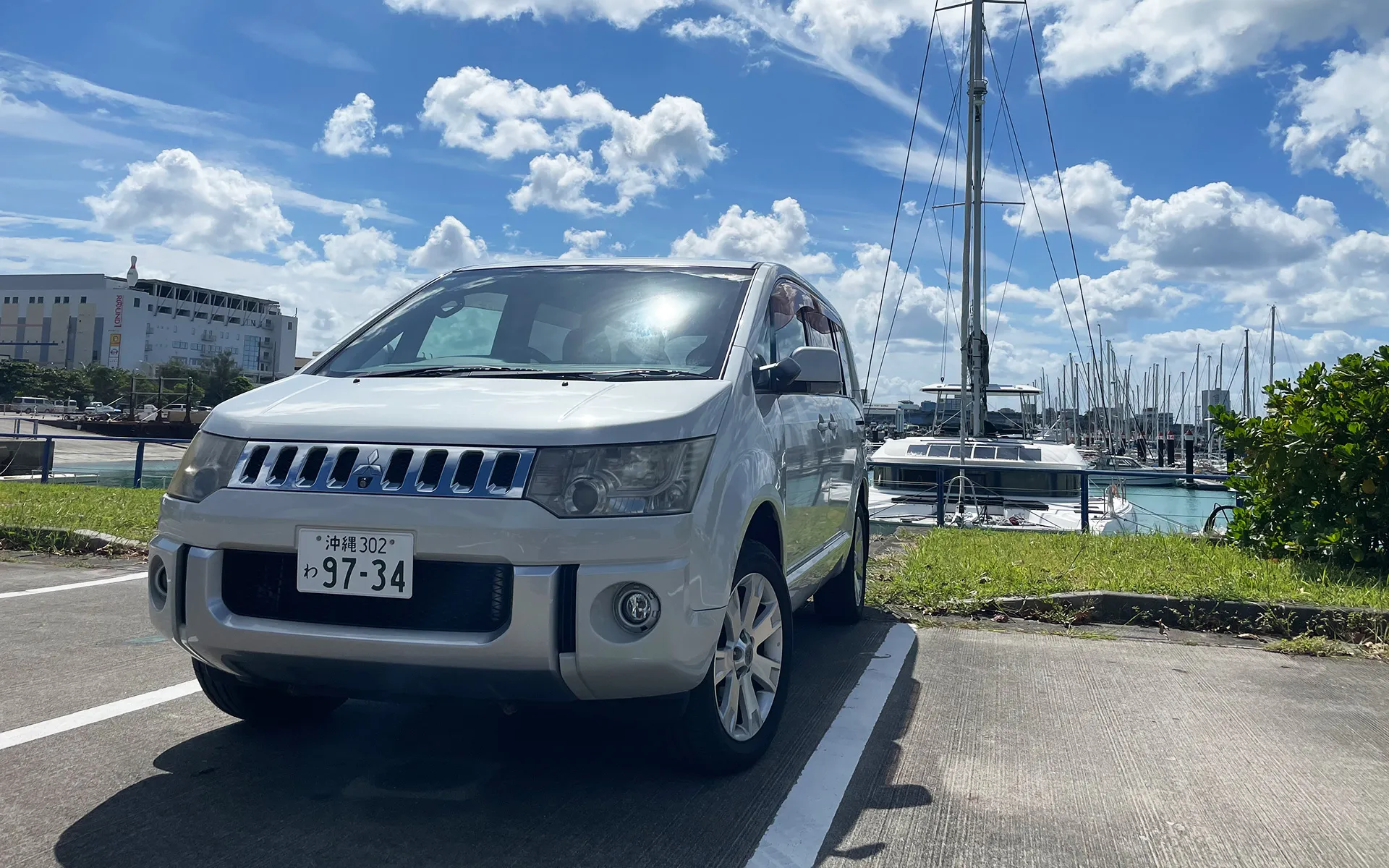 デリカ専門　うちなーレンタカー