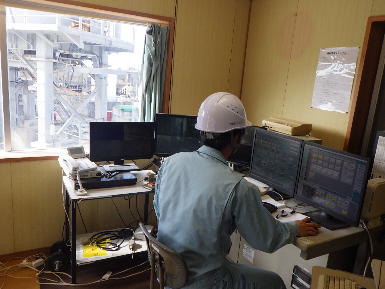 工場 アスファルトプラントオペレータースタッフ