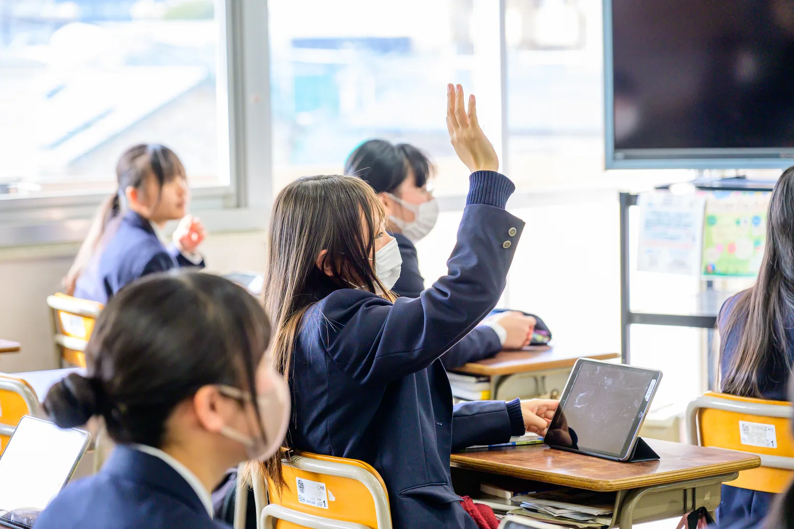 授業で発表する生徒