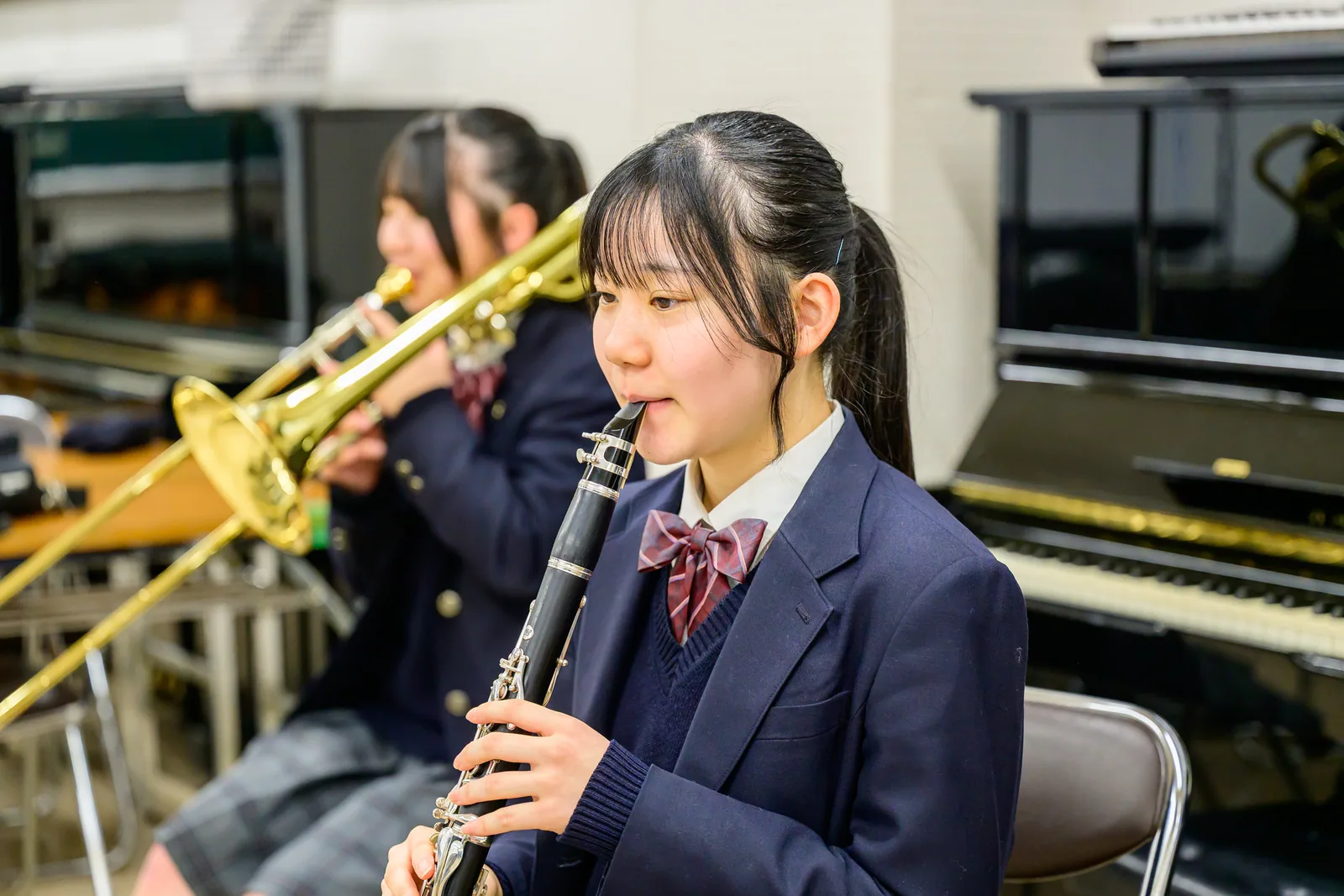 吹奏楽部の生徒たち