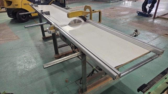 横切木取機 田中 3300mm×500mm型 左2410mm(レール長さ2500mm)、右1210mm(レール長さ1300mm)