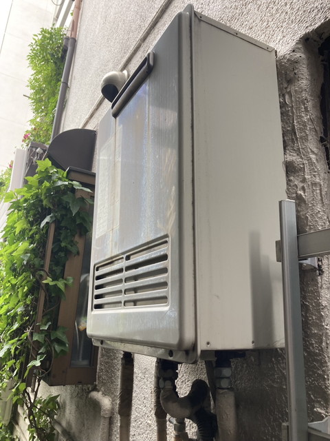 給湯器の取替工事 ビフォー