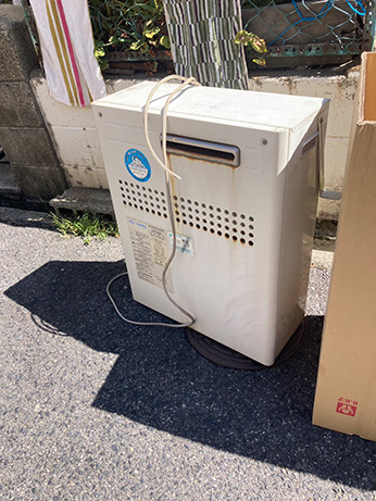 給湯器の取替工事 ビフォー