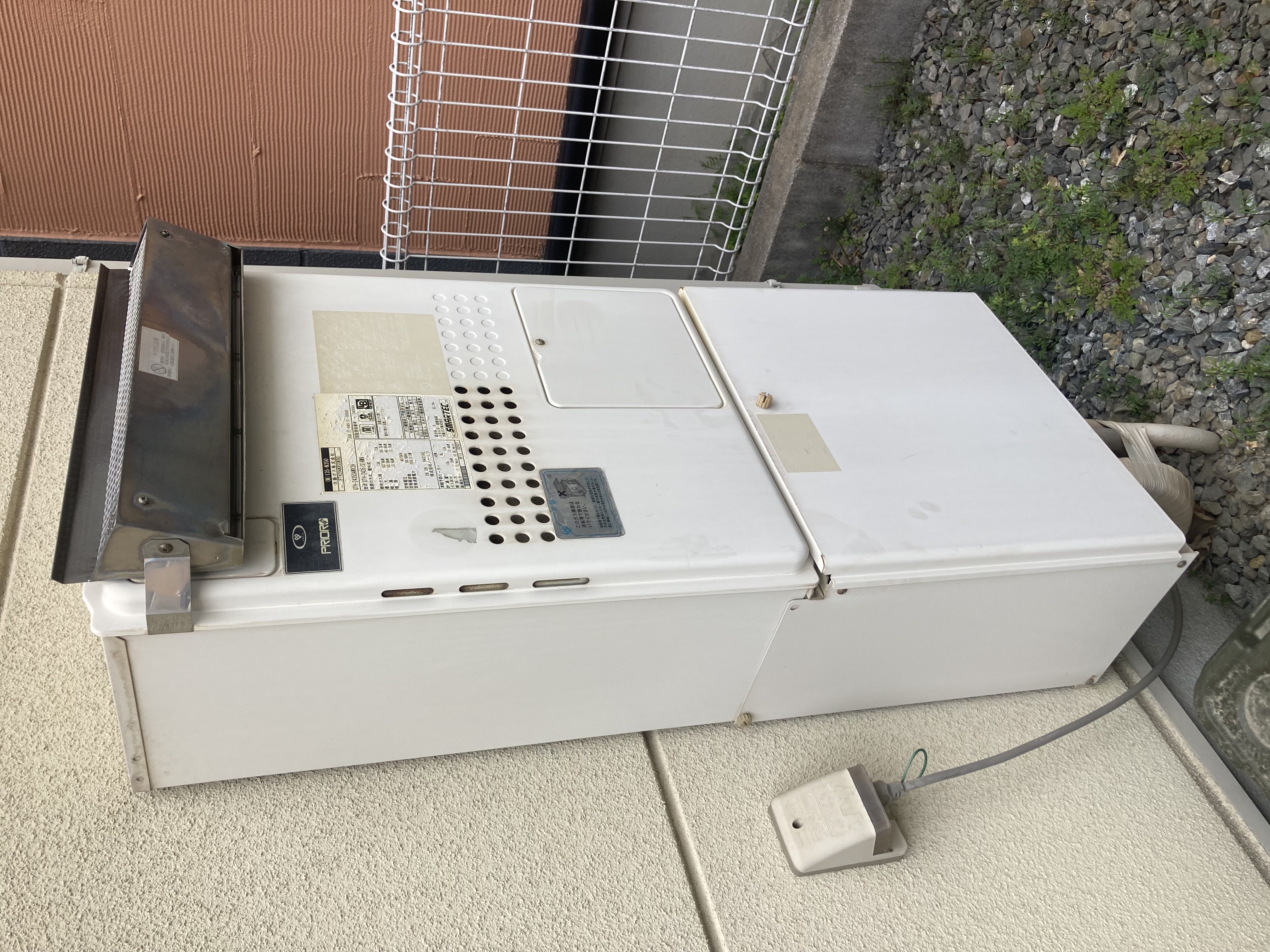 給湯器の取替工事 ビフォー