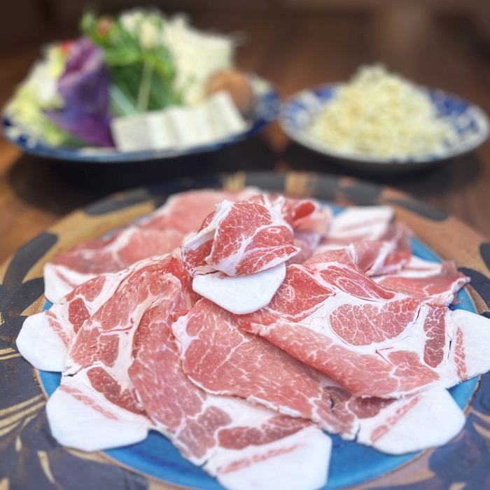 パイン豚と紅豚の食べ比べしゃぶしゃぶ