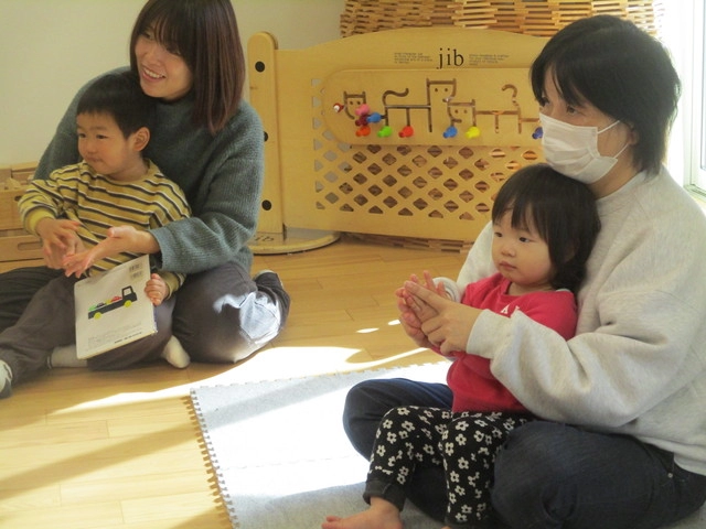 <12月>わらべ唄・絵本の日 <12月>わらべ唄・絵本の日