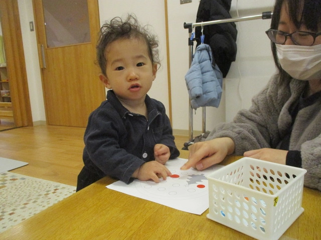 <12月>シール貼り <12月>シール貼り