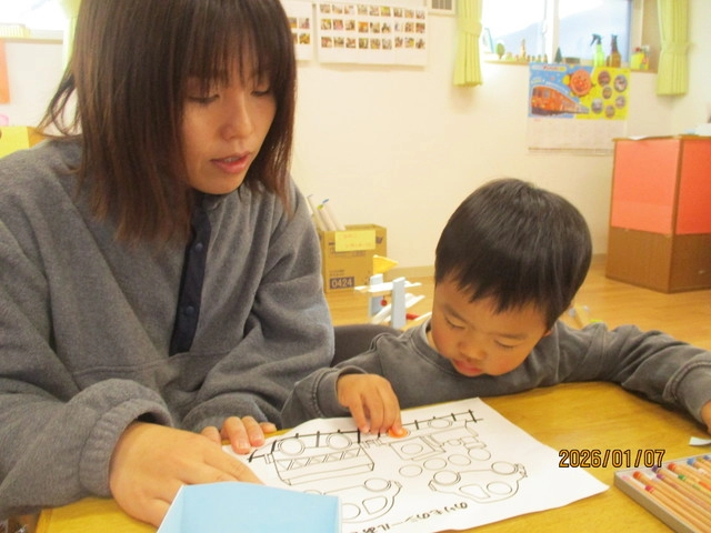 <1月>シール貼り&ぬり絵 <1月>シール貼り&ぬり絵