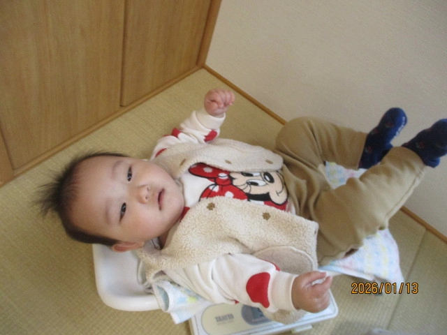 <1月>身体測定&ふれあい遊び <1月>身体測定&ふれあい遊び