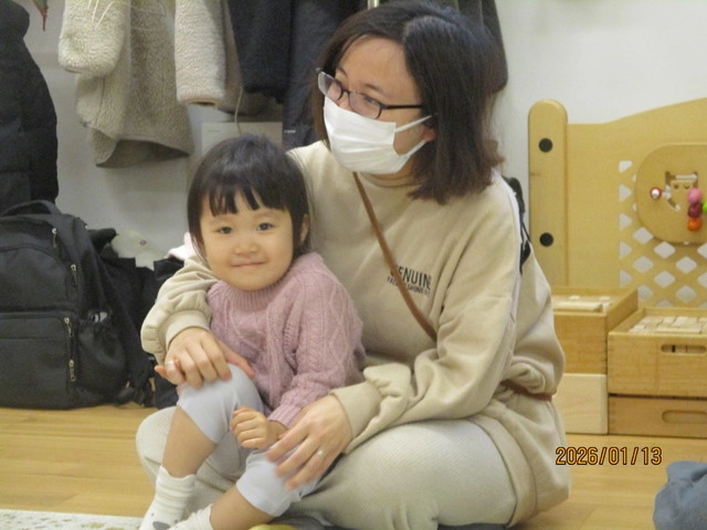 <1月>身体測定&ふれあい遊び <1月>身体測定&ふれあい遊び