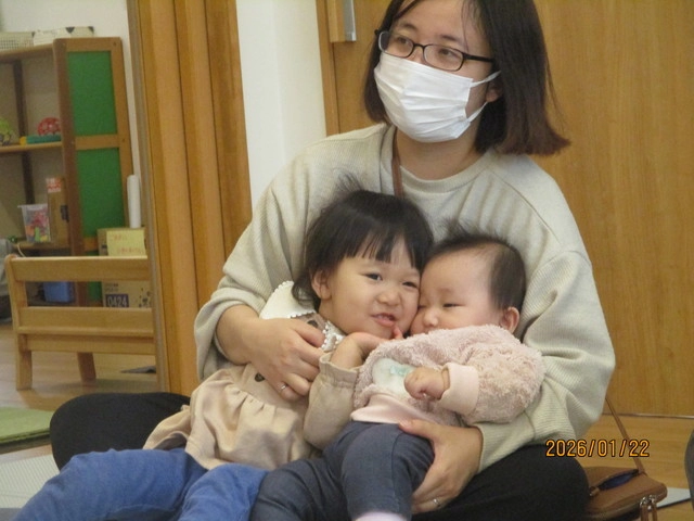 <1月>親子でふれあい体操 <1月>親子でふれあい体操