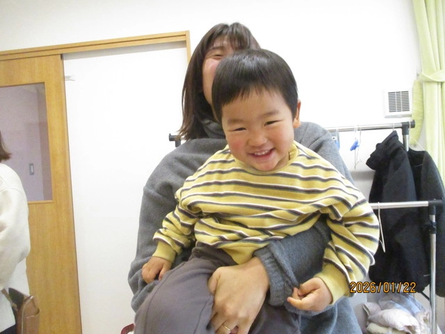 <1月>親子でふれあい体操 <1月>親子でふれあい体操