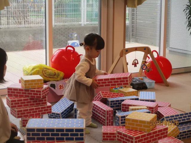 <1月>ダンボールブロックで遊ぼう1 <1月>ダンボールブロックで遊ぼう1