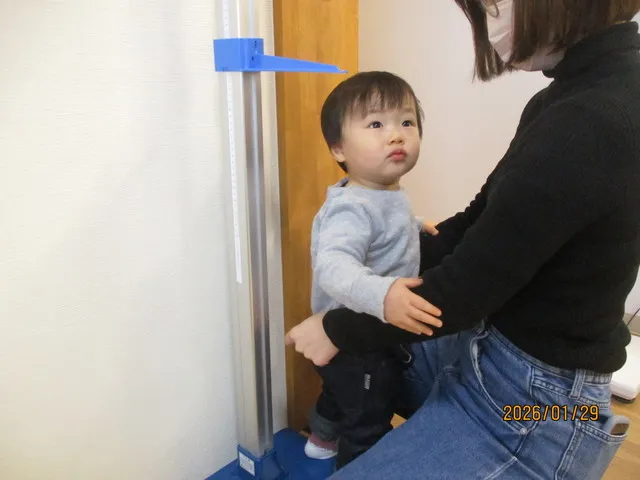 <1月>身体測定&ふれあい遊び1 <1月>身体測定&ふれあい遊び1
