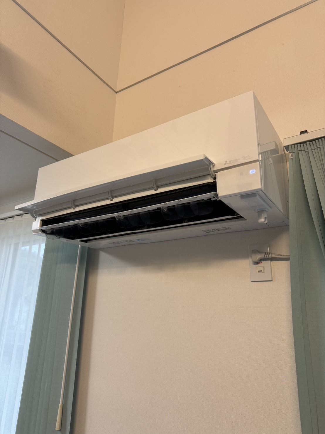 三菱FZシリーズ 分解洗浄の様子