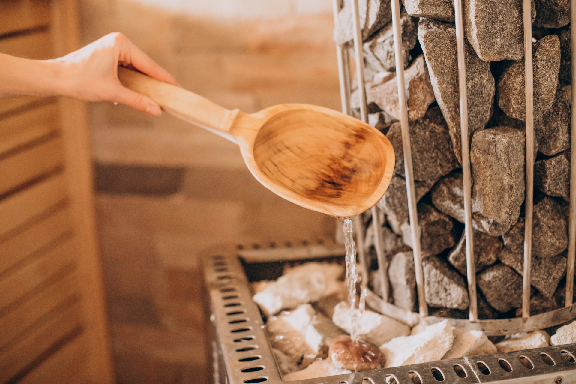 商品紹介（ヒーター）｜HARVIA静岡 - サウナ機器販売代理店