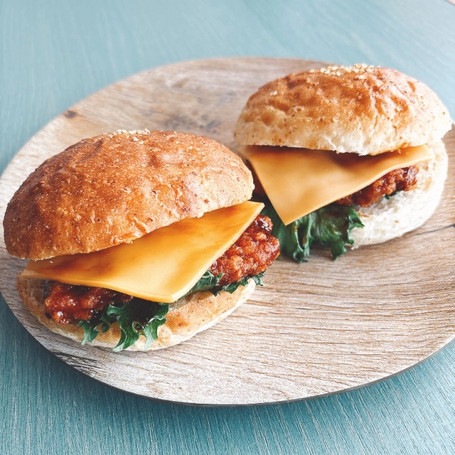 照りマヨチーズチキンカツバーガー