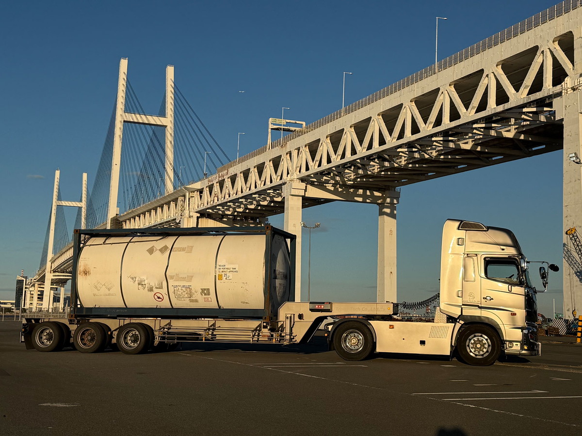 
ISOタンクコンテナでの液体輸送に特化